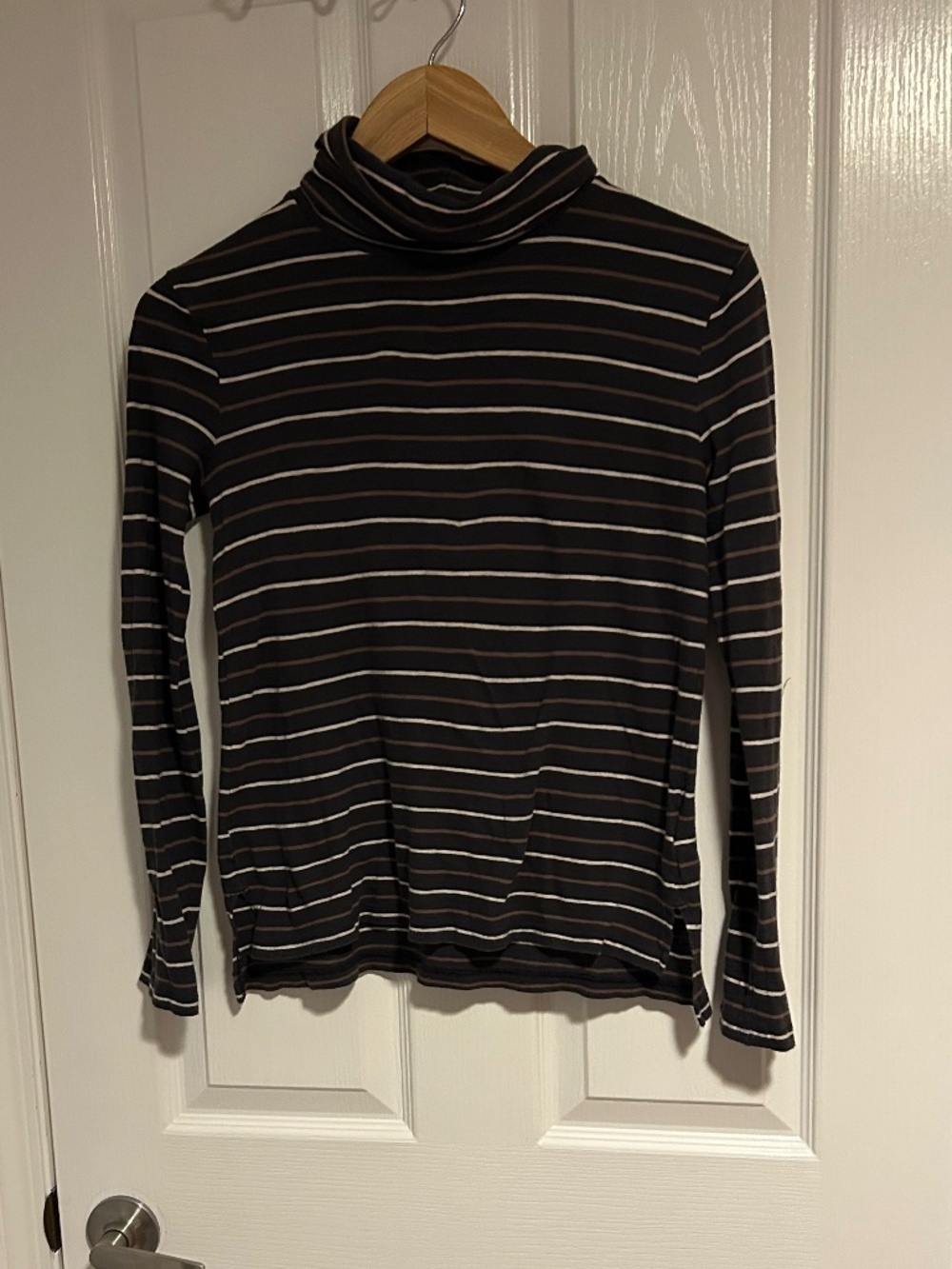 Madewell size XS tissue soft turtleneck. gray and brown stripe